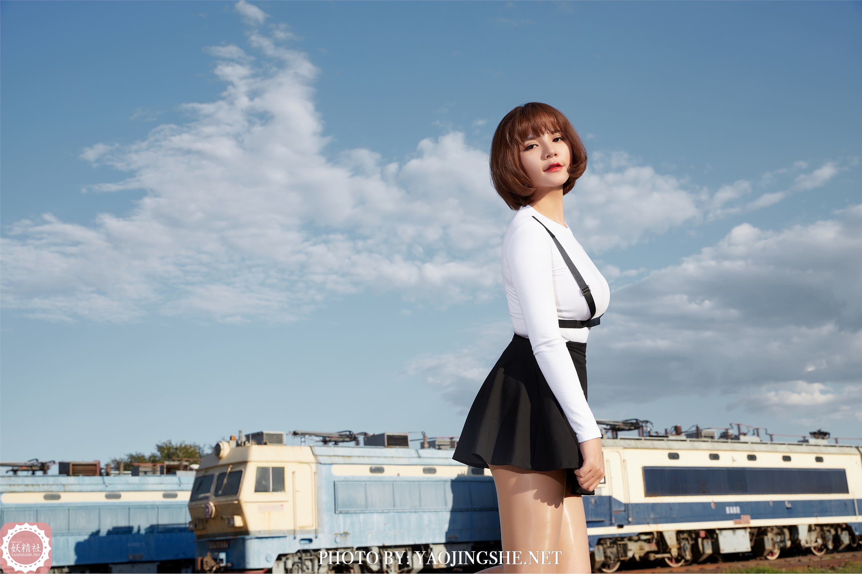 妖精社  2020.11.28 T2042《逆光车站》唐飞飞